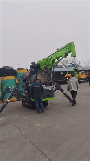 3-ton tracked spider crane, 5-section boom, a marvel for working in confined spaces.