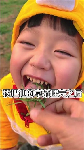 Dads taking care of kids is terrifying! Even the little one looks like he wants to eat grass in t...