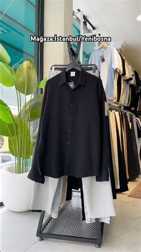 Oversize müslin siyah gömlek baggy gri kumaş pantolon kombini