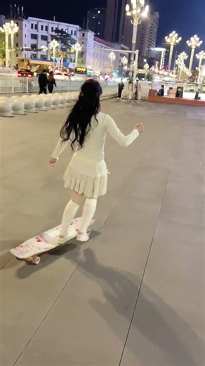 China Longboard Dancing Girl #longboarddancing #longboardgirl #longboardlife