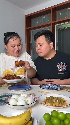 Couple eating chicken 🍗 | Couple Eating