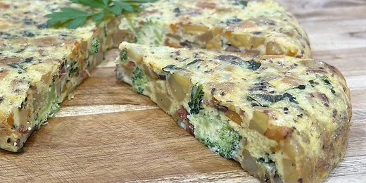 A Deliciously Easy Frittata Recipe With Bacon & Mushrooms!