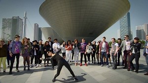 784K views · 1.2K reactions | Alert! Flexible alien dancer drops a weird necklace on the floor! Check the 50s mark on 'HD' to see what happens. | LG Global | Facebook