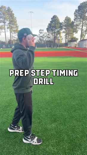 When the ball hits the ground, it’s all about being in the right-left ready position—quick, balanced, and ready to make the play. #baseball #littleleague #legendsbaseball #travelball #mlb #baseballseason #speedball #littleleaguebaseball #coaching | Legends Baseball & Softball Camps