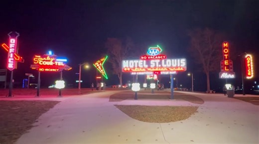 We the People digital extra: St. Robert, Mo., Neon Park relives Route 66