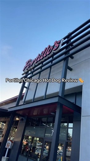 Portillo’s Chicago Hot Dog Review