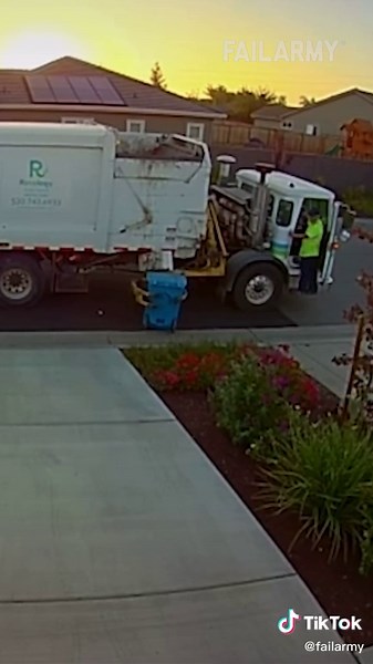 Hilarious Garbage Truck Fail Compilation