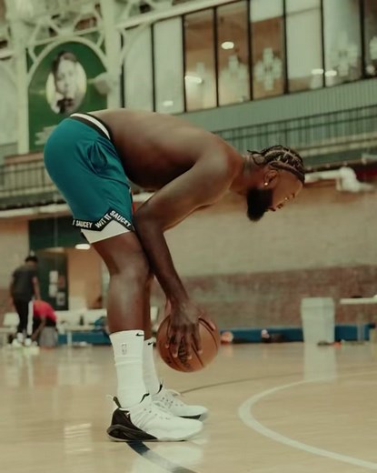 Lance stephenson Big flex out on all platforms