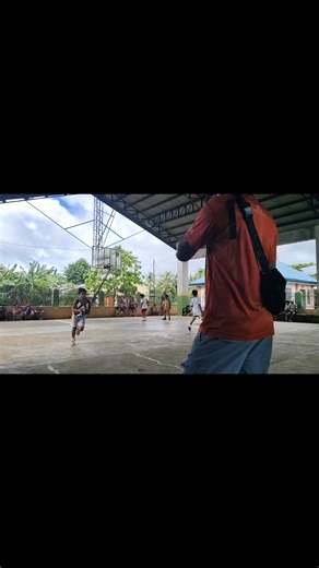 Yung nakalimutan mong referee ka ng mga players mo 🤣🤣 #basketballhighlights | RK Youth Basketball Traning Camp
