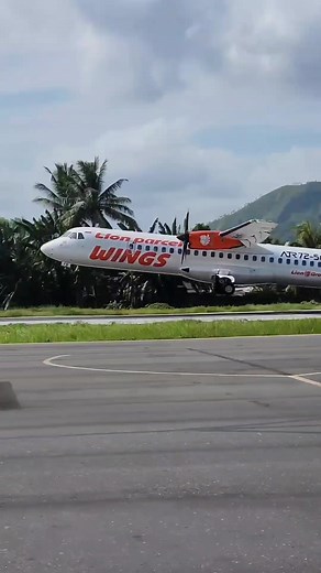 ATR 72-500 Taking Off | Fly with Derrick | Lion Air Group