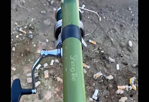 1.1M views · 10K reactions | Vả Gãy Răng Chủ Hồ Với Cần Tre Tự Chế #Lkhoa | L.k. Hoà | Facebook