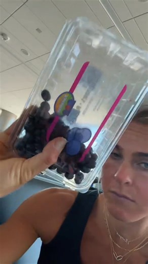 Those SHNACKY cals add up. If you wouldn’t pick the chicken over Cheez-ITS.. then drink a fun “low c | Sugie Addict