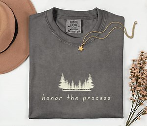 Honor the Process Shirt | Minimalist Growth Quote | Aesthetic Comfort Colors 1717 Tee | Wellness Gift - Etsy