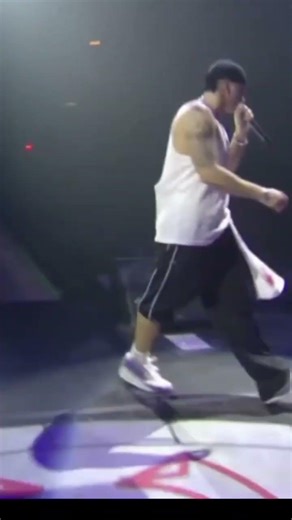 50 Cent & Eminem - Patiently Waiting (The Detroit Show) (2003)