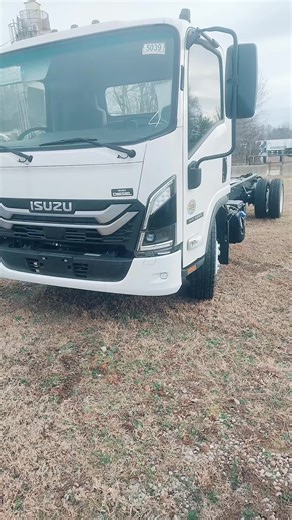 that's the beauty of these trucks you can make them into whatever you want, we had one guy then his Isuzu into a mobile candy shop 😳 DM me for more info :) located in Lorton VA #UrbanDelivery #minitruck #mediumdutytrucks #isuzutruck #isuzu