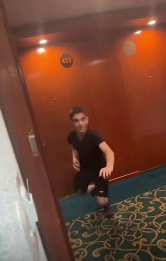 Foo Fighter Everlong Meme Run