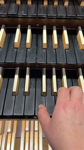 Can you play these F major chords? (I-V6-V65-I-IV6-IV6o-I46-V7-I-IV64-IV640-I)