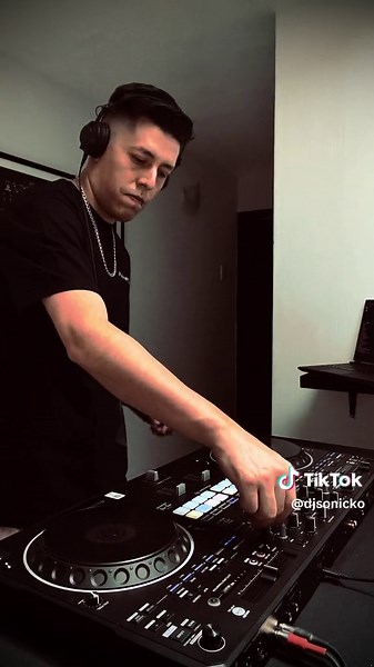 Probando nuevas transiciones en el Pioneer DJ REV 5