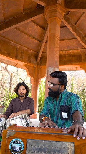 8.5K views · 353 reactions | Phool rhi sarso …. #singerksr #singer #fbshorts #reelsındia #fbshorts #livemusic #music #Ghazal | Singer Ksr | Facebook