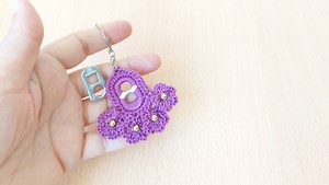 21K views · 908 reactions | ✅️‍♀️臨Let's make a great idea key chain and earrings from just 1 coke cap #Crochet #kinitting #kinitted | Knitting & Crochet World | Facebook