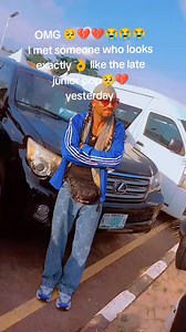 Lady meets Jnr pope look alike at an event 🎥 smilingbabito1 | Elizabetholu