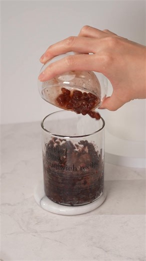 DIY Cozy: 3-Step Hot Coconut Purple Rice Recipe 🥥💜 Today, we are making the viral ""Hot Coconut Purple Rice""! This drink combines the comfort of traditional Asian desserts with the sophistication of modern beverages—a must-have star for your winter menu. Why this drink is a winner: ✨Caffeine-Free: Perfect for evenings or anytime you need warm comfort. ✨Rich Texture: The creamy coconut milk pairs beautifully with the soft, chewy purple rice and red beans. ✨Quick Prep: Easily made with our Coco
