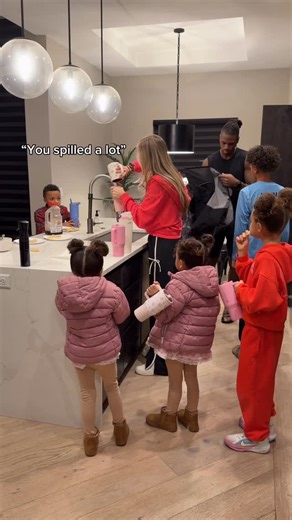 Carrie Young ✰ on Instagram: "Realistic Morning: 5 kids, 45 min 🏀💕 #family #vlog #morning #weekend #sportsmom #saturday #diml #familyvlog #momsofinstagram #twinmom #twins #morninginmylife #morningroutine #bigfamily #love #theyoungfam"