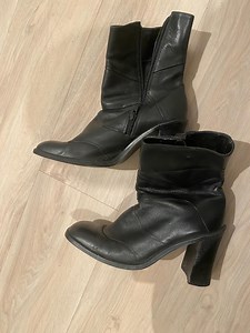 Vintage Leather Boots 7. 90’s Heeled Leatherboots Size UK7/EU40 - Etsy Canada