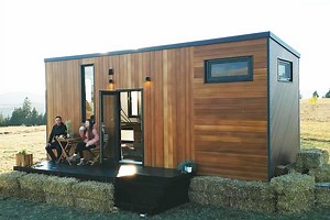 Eco Tiny House dévoile une étonnante petite maison sur roue avec un aménagement inversé