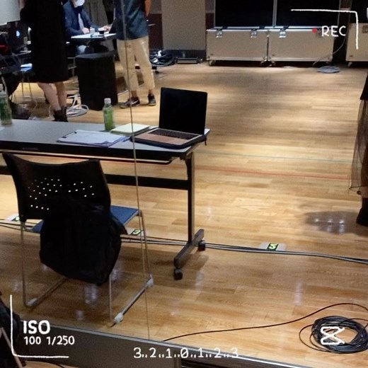 春茶 on Instagram: "ㅤㅤㅤㅤㅤㅤㅤㅤㅤㅤㅤㅤㅤ ㅤㅤㅤㅤㅤㅤㅤㅤㅤㅤㅤㅤㅤ キラキラの衣装懐かしいな みんな今日は何していたの わたしは4/1にライブをするよ みんなに見届けてほしいなこのライブ タイトルも決まったよ （チケット応募期間始まったよ） #余白の世界の１ページ #春茶 #終電間際オンライン"