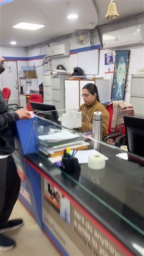 A bank employee refused to allow me to operate my locker without any valid reason .