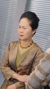 Tổng tài dị ứng phụ nữ thuê thư ký robot, nào ngờ cô lại giả dạng làm robot chữa khỏi bệnh cho anh | Phim hay