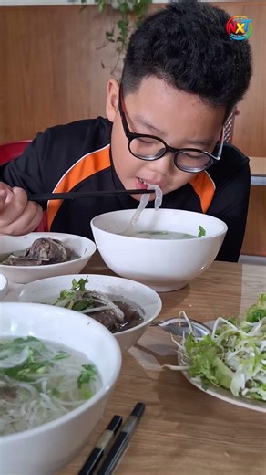 Bún mắt Cá Ngừ đại dương