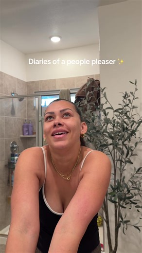 The internet scaries are so real. I always stress right before I hit post because I’m scared that what I say and do won’t resonate with people. I’m scared that people will literally just not like me(hi I’m a people pleaser trying to change). I’m not shy , and I’m confident in myself , but the fear of others not liking me is something I don’t want to worry about anymore so I’m taking away its power. #peoplepleaser #boundaries #comfident #relatable #fyp