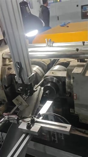 Do you need an automatic feeding thread rolling machine?#threadrollingmachine #sttelbarthreadrollingmachine #Roundsteelrollingmachine #tiktok #machine