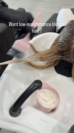 ALLURE ~ Leading Hairdressers in Blondes, Colours + Education on Instagram: "Want low-maintenance blonde hair? ✨ Tired of brassy tones, constant touch-ups, and damaged ends? Our custom blonde basin balayage is designed to grow out seamlessly, keep your blonde hair bright, and protect hair health — perfect for busy blondes who want effortless results. A basin balayage is a quick, express service performed on wet hair at the basin, primarily designed to refresh or brighten existing blonde ends. It