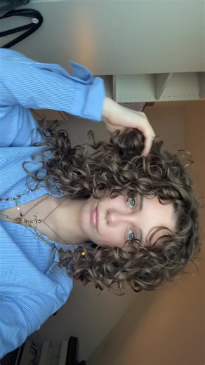 How to Create the Perfect Curly Hair Tutorial