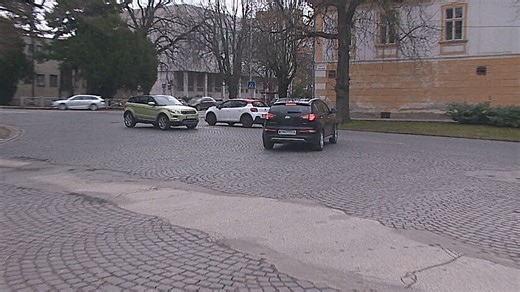 Nevedia, kto má prednosť: Križovatka v Zlatých Moravciach roky trápi vodičov | TVNOVINY.sk