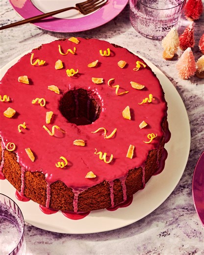 Pfeffernüsse Chiffon Cake With Red Wine Glaze