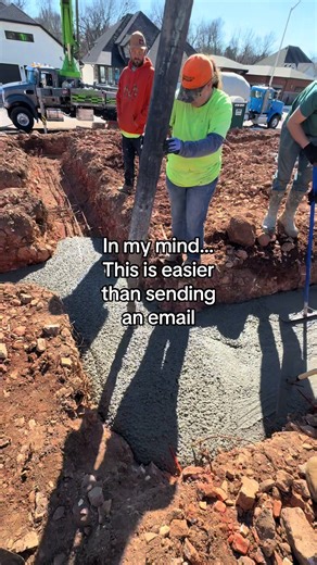 🤣 #jobsite #pouringconcrete #417concrete #maplessonsconcrete