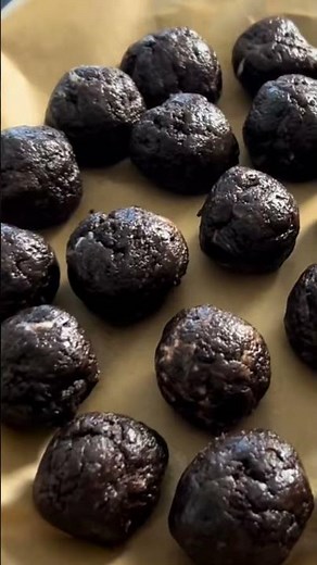 4 ingredient Oreo Truffles