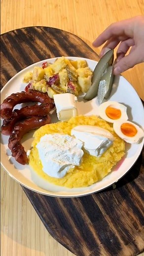 POLENTA WITH FRIED SAUSAGES & CHEESE THAT HITS 🌽🔥