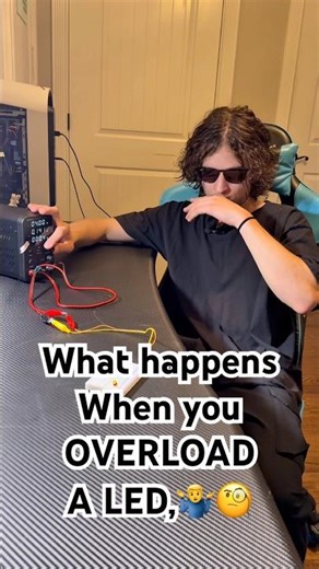 What happens when you OVERLOAD A LED🤔🤷‍♂️#shorts #experimental #shortvideo #led