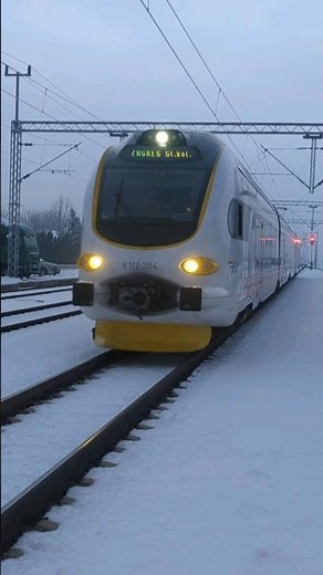 Vlak u snijegu #hz #train #shorts