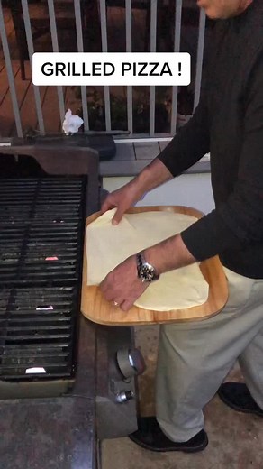 Grilled Pizza on the Grill Tutorial