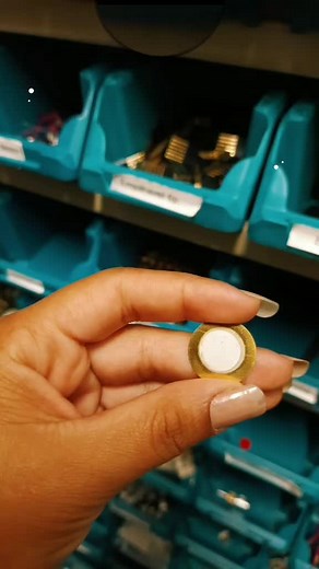 🚀 Já conhecia? Ja usou em algum projeto. Conta aqui ... #Eletrônica #resistor #potenciometro #led #esp32project #esp8266 #esp32 #arduino #sensores #módulos #robótica #robóticaeducacional #protoboard #arduinoproject #pastillas #pastilhas #piezo #piezoelectric #piezoelektrik⚡ #pastilhapiezoelétrica #piezoelectricity