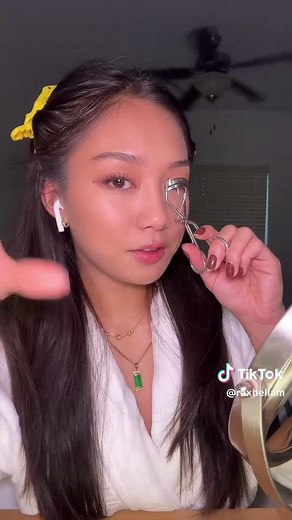 The Ultimate Guide to Perfectly Curled Lashes