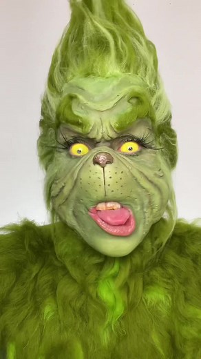 Blast this Christmas Music! It’s joyful and triumphant 💚