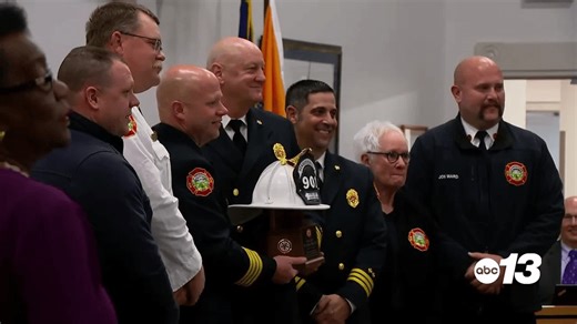 Hendersonville ceremony honors fire chief's 35-year career, swears in successor