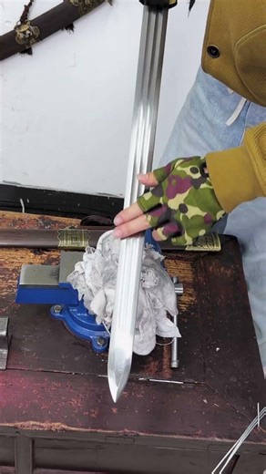 ⚔️ Hidden Extendable Sword – Next Level Weapon Demo